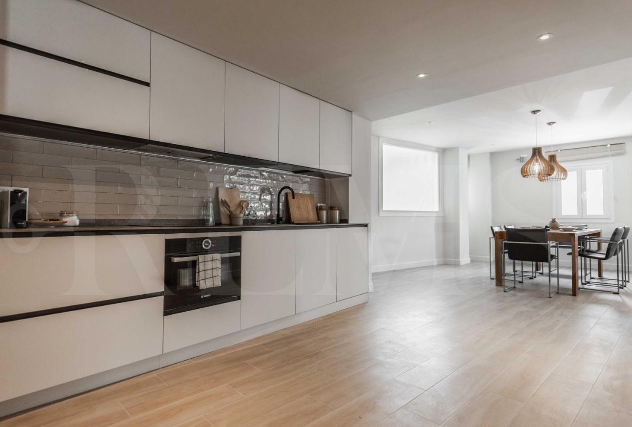 Apartament Idyllic&spacious W/ Parking - Center *