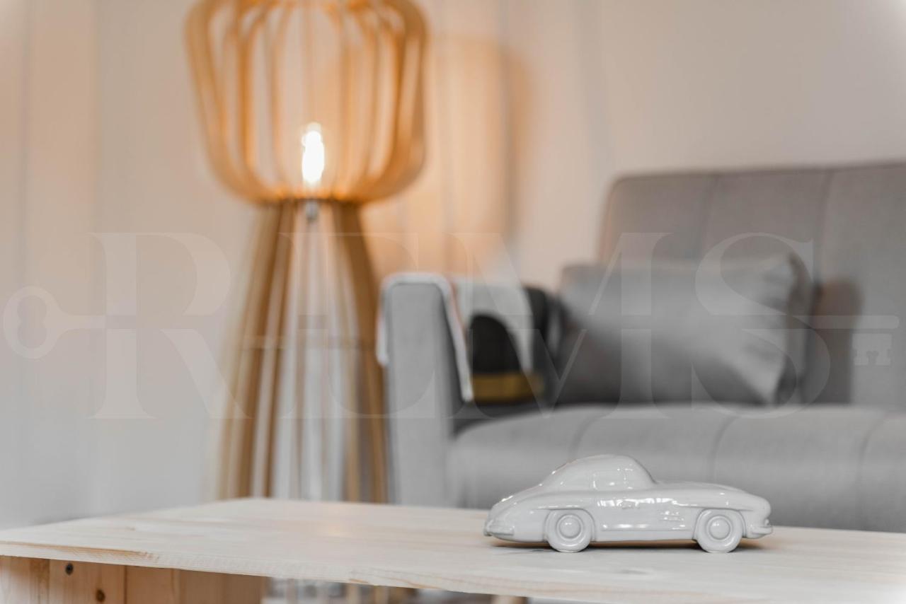 Idyllic And Spacious With Parking - Center By Rems Appartement *