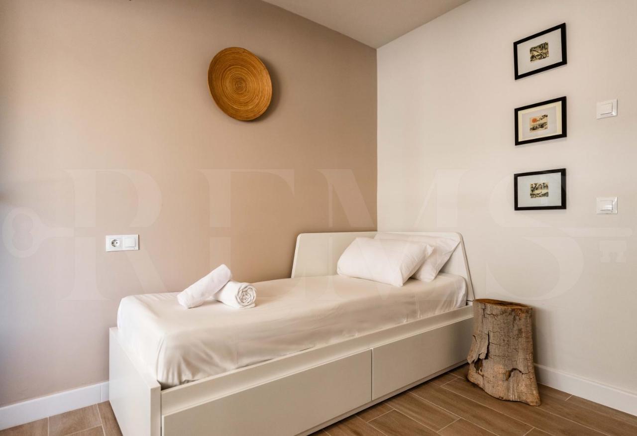 Idyllic And Spacious With Parking - Center By Rems Appartement *
