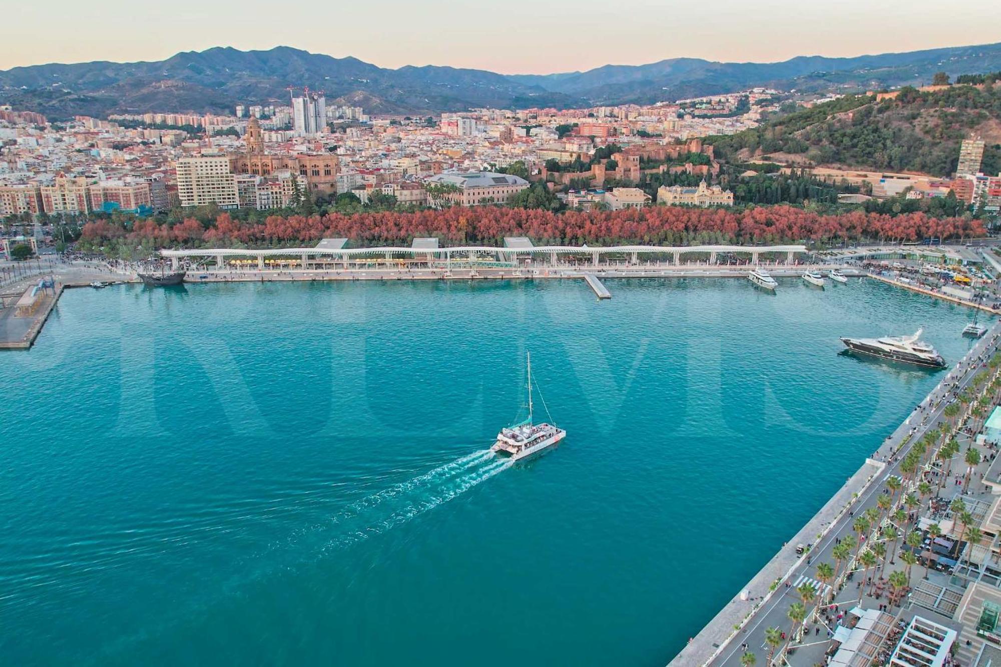 Idyllic And Spacious With Parking - Center By Rems Malaga